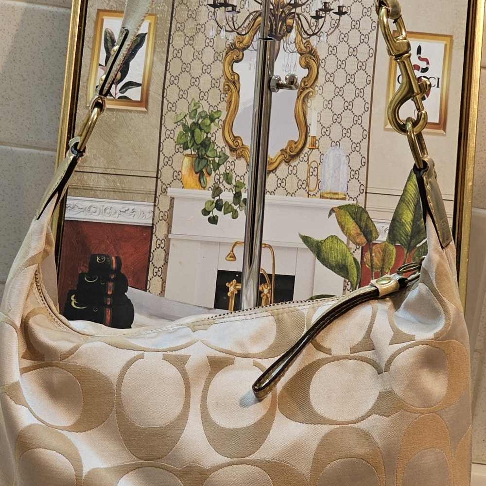 Coach Vintage Poppy Beige and Multicolor Women's Hobo Shoulder Bag - Picture 8 of 16
